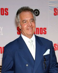 Hommage à Tony Sirico : 3 fois où il a incarné des gangsters avec brio