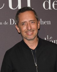 Gad Elmaleh de retour avec Reste un peu : 3 infos à connaître