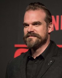David Harbour a.k.a. Jim Hopper évoque la fin de Stranger Things