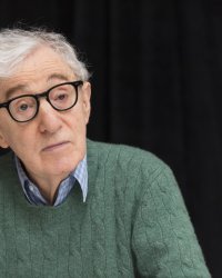 Woody Allen aimerait faire jouer Catherine Deneuve une "actrice iconique"