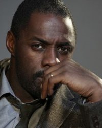 Idris Elba en gangster face à Robert Pattinson et Al Pacino