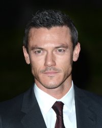 Luke Evans sera le nouveau Dracula