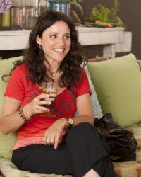 Julia Louis-Dreyfus star du remake de Snow Therapy