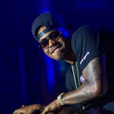 Nas