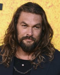 Jason Momoa : l'acteur s'est rasé la tête pour protéger les océans
