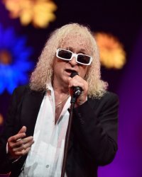 Michel Polnareff battu par son père à "coups de ceinture"