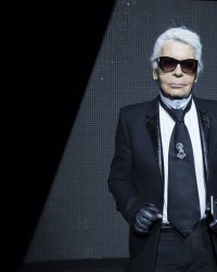 125 croquis originaux de Karl Lagerfeld vont être vendus aux enchères