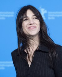 Victime de problèmes d'argent, Charlotte Gainsbourg a voulu vivre chez son père