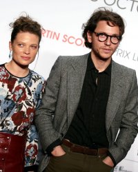 Mélanie Thierry se confie sur sa relation avec le chanteur Raphaël