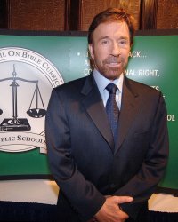 Surprise : Chuck Norris souhaite bonne année aux Bastiais