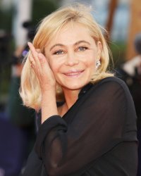 Emmanuelle Béart : son fol amour de jeunesse pour une star de la chanson