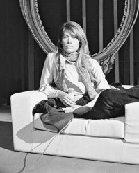 Votez pour votre look préféré de Françoise Hardy