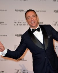 Confiné, Jean-Claude Van Damme s'improvise coach sportif en ligne