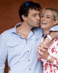 Élodie Gossuin en vacances en famille : "C'est mon mari qui incarne l'autorité"