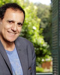 Thierry Beccaro : l'animateur revient sur son passé d'enfant battu
