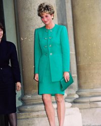 Lady Diana : pourquoi l'une de ses robes iconiques a-t-elle été congelée ?