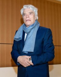 Bernard Tapie : sa fille lui dédie une chanson pour l'encourager à se battre