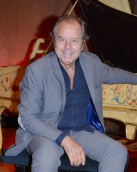 Christian Morin regrette le "peu de gens du métier" aux obsèques d'Annie Cordy