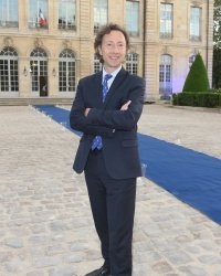 Secrets d'histoire : Stéphane Bern, moqué par des professeurs d'histoire