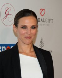 Lorie évoque son accouchement survenu cinq semaines avant le terme