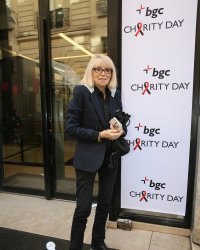 Mireille Darc : déjà une école à son nom, 6 mois après sa mort