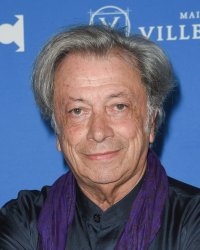 Hervé Vilard endeuillé : il revient sur le drame qui a bouleversé sa vie
