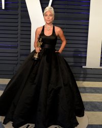 Oscars 2019 : Lady Gaga portait un collier à 30 millions de dollars
