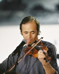 Dans l'anonymat, Jean-Jacques Goldman aidait les plus démunis