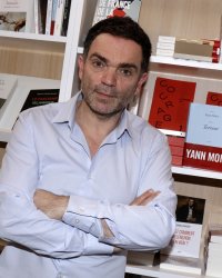 Yann Moix attaqué par son frère Alexandre en justice
