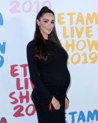 Nabilla va animer une émission de dating autour de l'astrologie