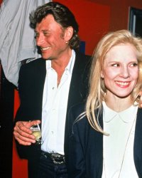Quand Sylvie Vartan trouvait "des filles" dans le lit de Johnny Hallyday