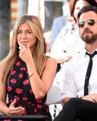 Jennifer Aniston : fraîchement séparée, de retour dans les bras de Brad Pitt ?