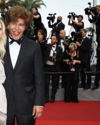 Igor Bogdanoff officialise sa relation avec sa compagne, âgée de 23 ans !