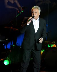 Michel Sardou révèle être "fou de metal" : "Personne ne le sait !"