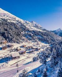 Comment Courchevel est-elle devenue le Saint-Tropez montagnard ?