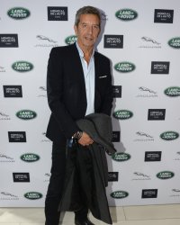 Michel Cymes : pourquoi il a pris ses "distances" avec Adriana Karembeu