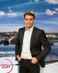 Julian Bugier raconte comment il a rencontré sa femme, Claire Fournier