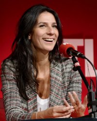 Marie Drucker mère à 40 ans : comment a t-elle géré cette grossesse tardive ?