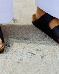 Comment et avec quoi porter les sandales orthopédiques ?