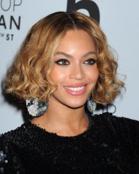 Beyoncé lance une nouvelle collection de nail art avec NCLA !