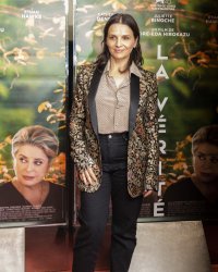 Juliette Binoche : pourquoi elle n'offrira pas de cadeaux à Noël