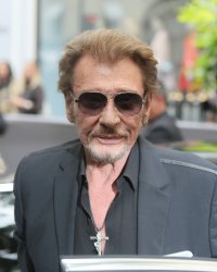 Aéroport de Paris-Orly : bientôt rebaptisé Orly-Johnny Hallyday ?