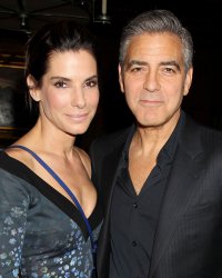 Sandra Bullock revient sur sa rencontre avec George Clooney
