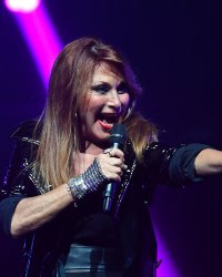 Julie Pietri raconte pourquoi elle a récupéré son nom en pleine carrière