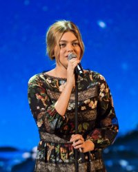 Louane a changé de nom pour The Voice : "C'était pour me protéger !"