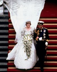 Pourquoi Lady Diana avait une robe de mariée secrète ?