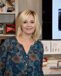 Covid 19 : Flavie Flament se dit lassée "de ne pas pouvoir toucher les gens"