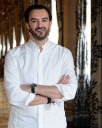 Cyril Lignac revient sur la mort de sa mère : "une déchirure"