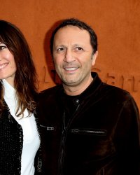 Arthur a 51 ans : retour sur les amours de sa vie !
