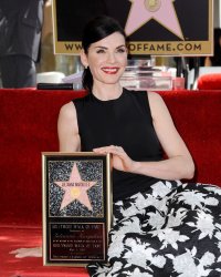 Julianna Marguiles reçoit son étoile sur le Walk of Fame